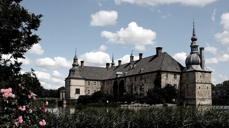 Schloss Lembeck, Westseite - Foto: K.- H. Frie